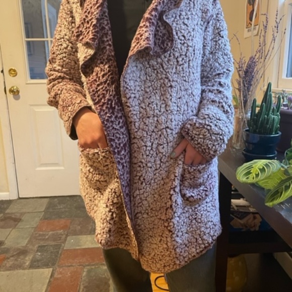 PINK FLUFFY SWEATER - Picture 1 of 2